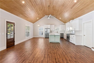 Gorgeous tongue n' groove vaulted ceiling! Tucked into the - photo 6