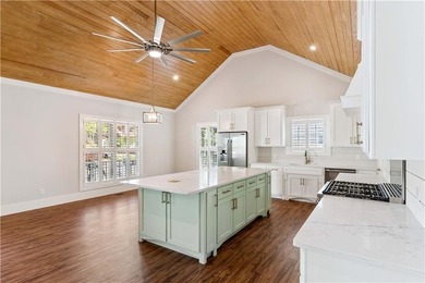 Gorgeous tongue n' groove vaulted ceiling! Tucked into the - photo 8