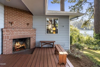 First time on the market, and worth the wait. This single-level - photo 8