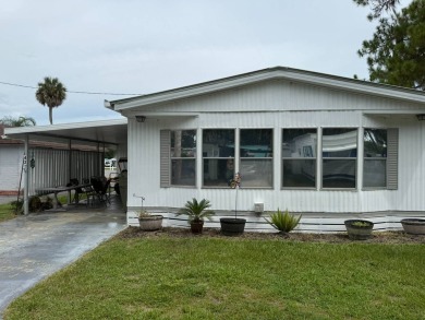 Lake Home For Sale in Leesburg, Florida