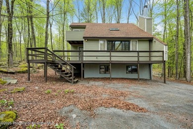 Welcome to this beautifully updated four-bedroom, three-bathroom - photo 5