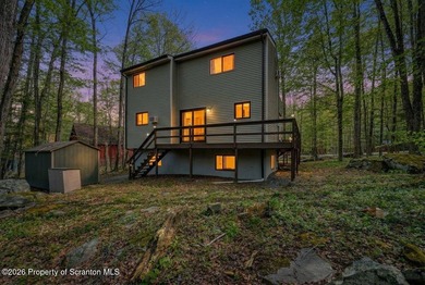 Welcome to this beautifully updated four-bedroom, three-bathroom - photo 6