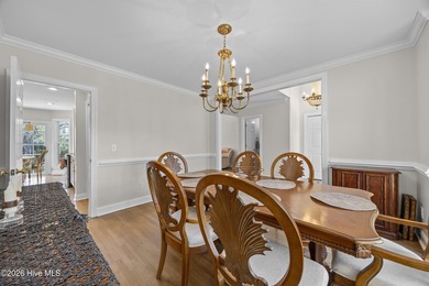 Beautifully maintained all-brick 3-bedroom home with a spacious - photo 10