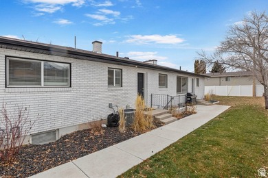 Updated in 2021duplex with current renters. Basement will be - photo 6