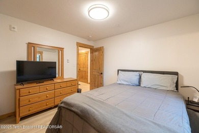 This exceptional, well-maintained W Jackson triplex is a rare - photo 8
