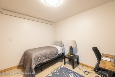 This exceptional, well-maintained W Jackson triplex is a rare - photo 10