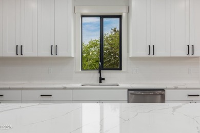 Quality one level New Construction home in the highly desirable - photo 10