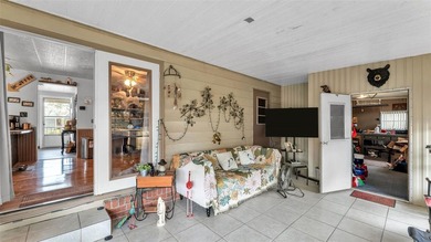 Welcome home to this lovely 2 bedroom, 2 bathroom, manufactured - photo 8