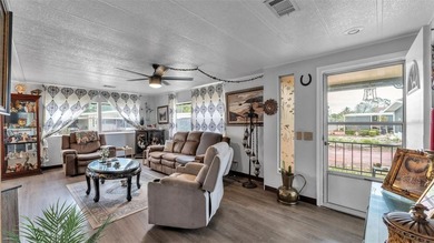 Welcome home to this lovely 2 bedroom, 2 bathroom, manufactured - photo 10