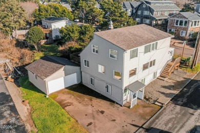 Excellent opportunity to own an Oceanview triplex in the - photo 1