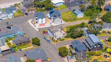 Excellent opportunity to own an Oceanview triplex in the - photo 2