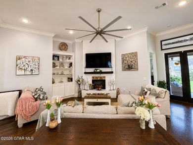 Beautiful 4-bedroom, 3-bath garden home and thoughtfully - photo 3