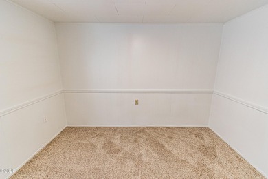 Excellent opportunity to own an Oceanview triplex in the - photo 9