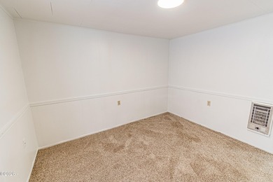 Excellent opportunity to own an Oceanview triplex in the - photo 10