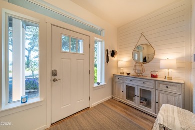 Tucked into a private, pie-shaped .32-acre setting, this nearly - photo 6