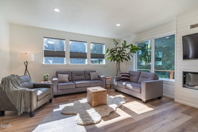 Tucked into a private, pie-shaped .32-acre setting, this nearly - photo 10