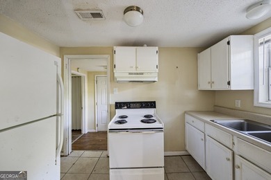Charming opportunity in historic Darien! Ideally located in an - photo 16