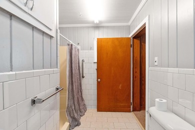 Looking for peaceful country living? This solid, well-built home - photo 22