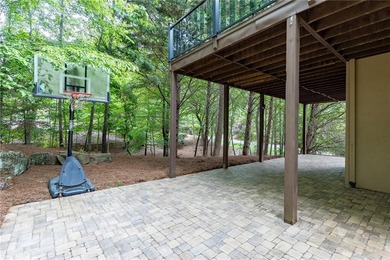 Gorgeous custom-built Lindal Cedar home offering 3 bedrooms and - photo 44