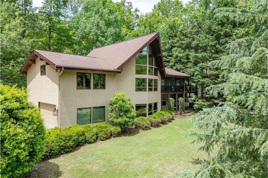 Gorgeous custom-built Lindal Cedar home offering 3 bedrooms and - photo 46