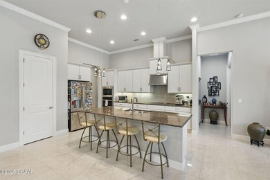 Step into refined elegance with this stunning 5-bedroom, 4 - photo 17