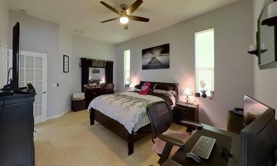 Beautiful 4-Bedroom/3 Bath and Den Home on a Private Lot - - photo 20