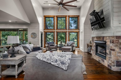 Smith Lake - Custom-built home with 5 beds, 4 baths + bunk room - photo 4