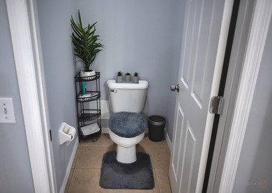 Beautiful 4-Bedroom/3 Bath and Den Home on a Private Lot - - photo 25