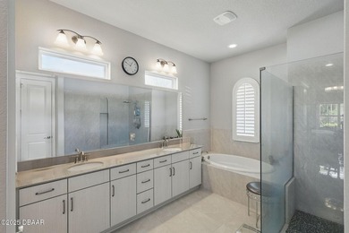 Step into refined elegance with this stunning 5-bedroom, 4 - photo 29