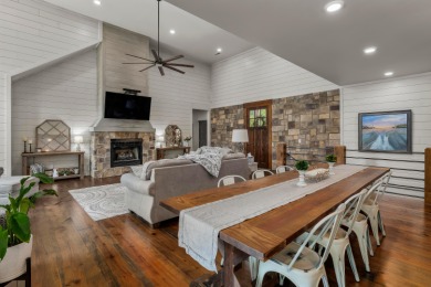 Smith Lake - Custom-built home with 5 beds, 4 baths + bunk room - photo 10