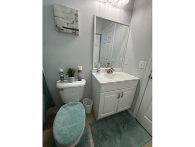 Beautiful 4-Bedroom/3 Bath and Den Home on a Private Lot - - photo 33