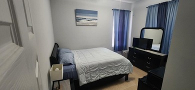 Beautiful 4-Bedroom/3 Bath and Den Home on a Private Lot - - photo 40