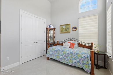 Step into refined elegance with this stunning 5-bedroom, 4 - photo 44