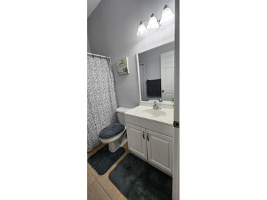 Beautiful 4-Bedroom/3 Bath and Den Home on a Private Lot - - photo 44