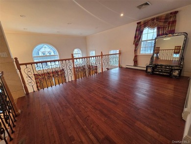 North Flushing Custom Built year 2008 luxury brick house, Large - photo 15