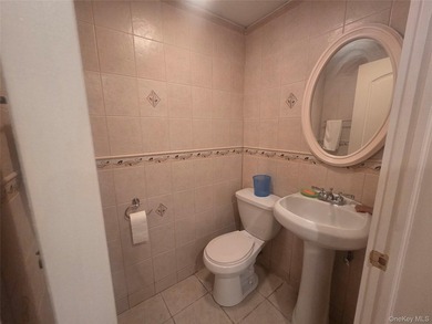 North Flushing Custom Built year 2008 luxury brick house, Large - photo 22