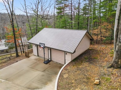 Welcome to an extraordinary lakefront retreat at Lake Malone - photo 6