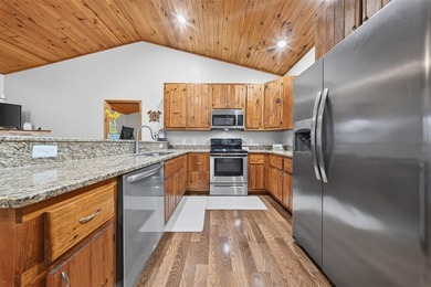 Welcome to an extraordinary lakefront retreat at Lake Malone - photo 7