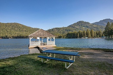 We are proud to present Unit 17 at Donner Pines West, a - photo 10