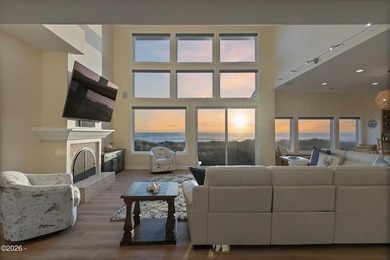 Perched at the edge of the Pacific within the exclusive gated - photo 6