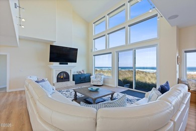 Perched at the edge of the Pacific within the exclusive gated - photo 9