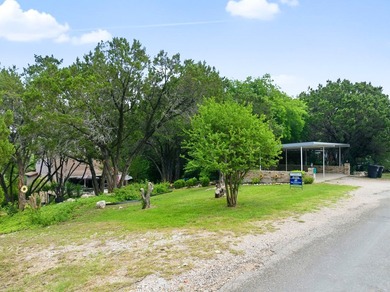 Lake house on beautiful Lake Whitney! This home offers a - photo 3