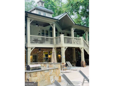 Great location, New Paint and fixtures! With over 20 restaurants