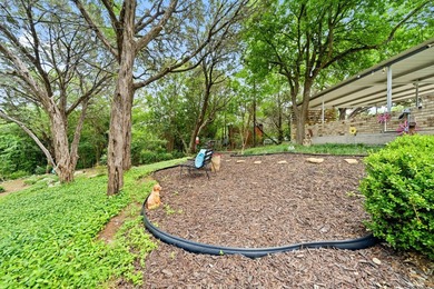 Lake house on beautiful Lake Whitney! This home offers a - photo 6