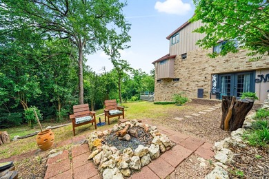 Lake house on beautiful Lake Whitney! This home offers a - photo 10