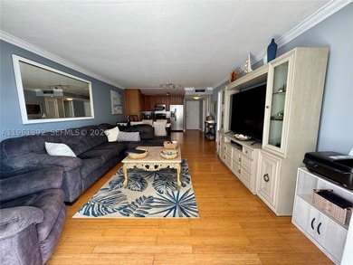 Spacious & Cozy 1BR/1.5BA Fully Furnished WATERFRONT CONDO with - photo 2