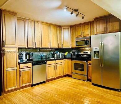 Spacious & Cozy 1BR/1.5BA Fully Furnished WATERFRONT CONDO with - photo 5