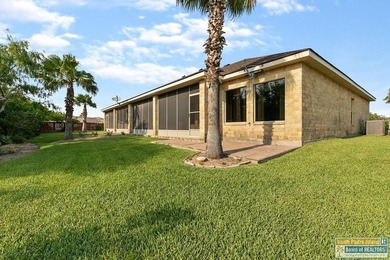 Welcome to coastal living at its best! This charming 3-bedroom - photo 26