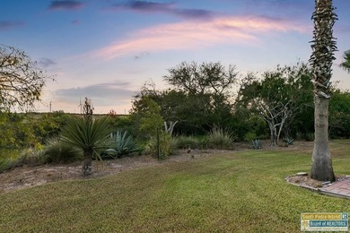 Welcome to coastal living at its best! This charming 3-bedroom - photo 28