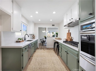 Beautifully refreshed and move-in ready, this 4-bedroom - photo 4